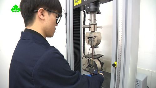 勞動(dòng)者之歌 人工智能驅(qū)動(dòng)的高分子與電子專用材料研發(fā)新篇章